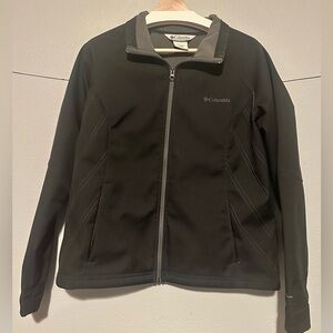 Women’s Black short waist coat. XL Columbia Sportswear. Active wear 
$13
